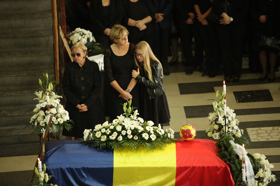 Lascăr Pană a fost înmormântat miercuri, la Baia Mare. Ultimele aplauze pentru legendarul antrenor de la HC Minaur