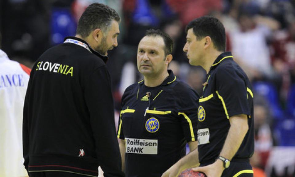 FOTO&VIDEO/ I wonder le-a făcut o surpriză imensă lui Constantin Din și Sorin Dinu, cei mai cunoscuți arbitri de handbal din România. Își serbează zilele de naștere, iar celebra brigadă se retrage din activitatea internațională