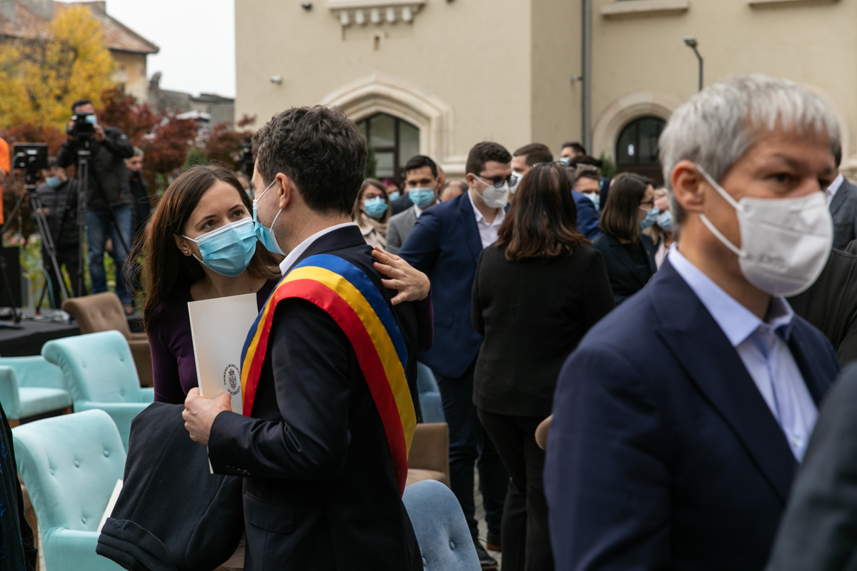 REPORTAJ | Prima zi cu Nicușor. “Nu ne-am luptat pentru jucării”. Primarul Bucureștiului a citat din Avram Iancu și s-a retras la discuții cu Ludovic Orban