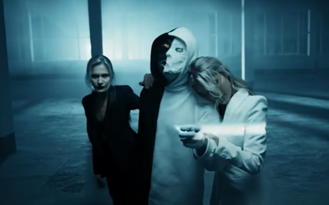 Ce are pe față Carla’s Dreams în cel mai recent videoclip. Artistul arată diferit, după ce a renunțat parțial la machiaj