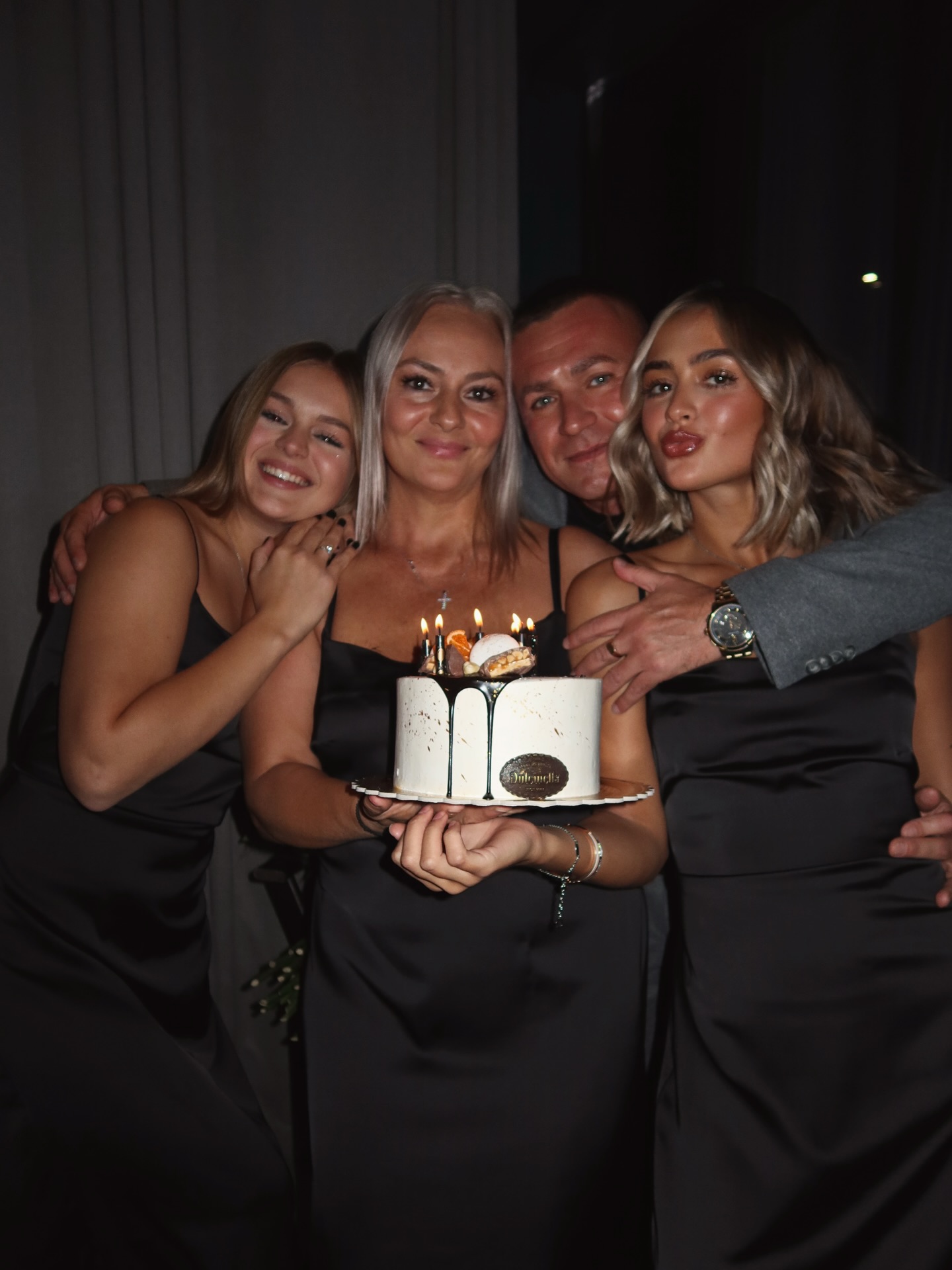 Cine este milionarul alături de care a fost surprinsă Iuliana Beregoi. Au petrecut împreună într-un club din București