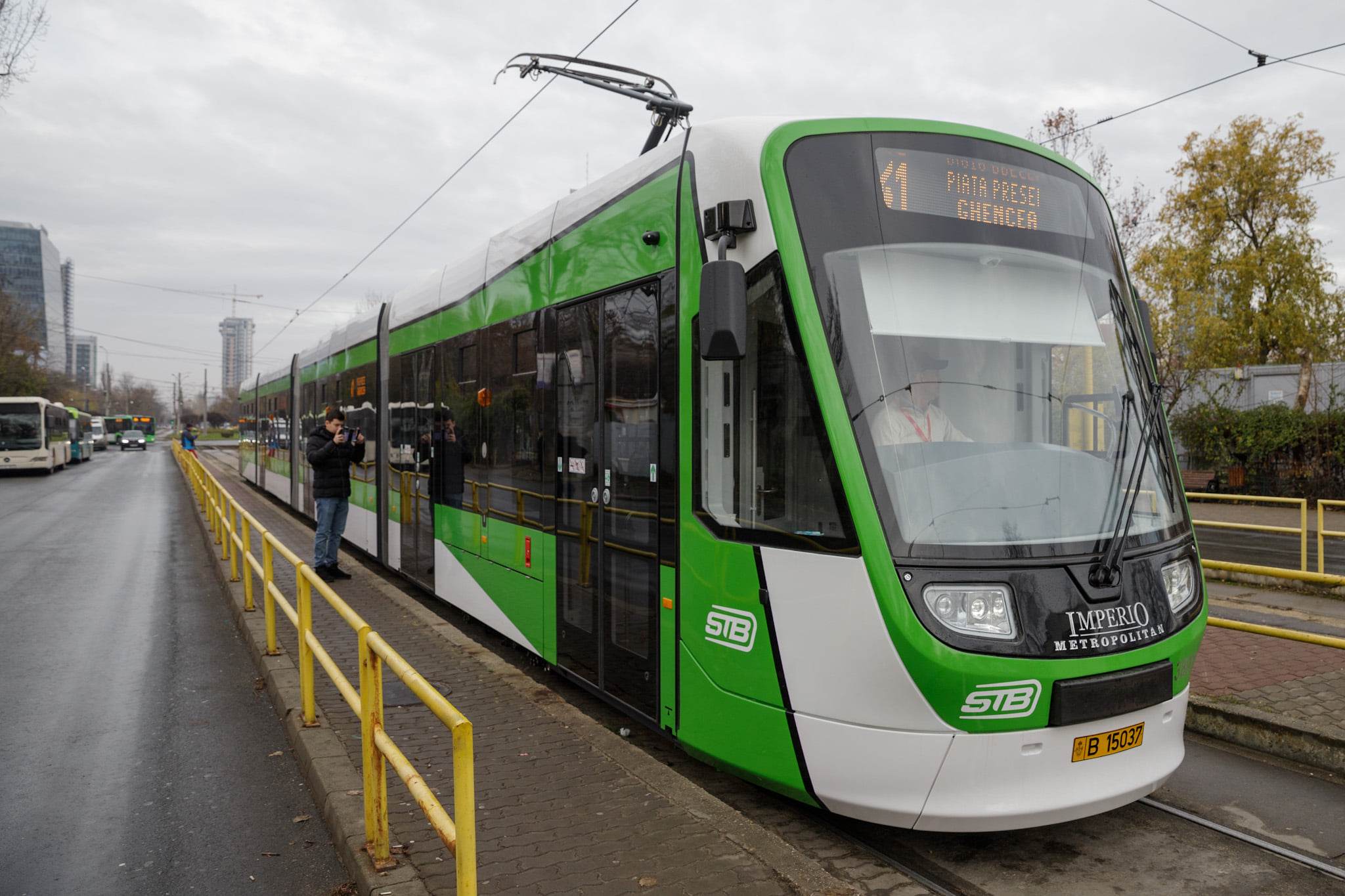 Primele 15 tramvaie Astra au fost puse în circulație. Primarul Capitalei: „Este un moment de bucurie pentru Bucureşti”. FOTO