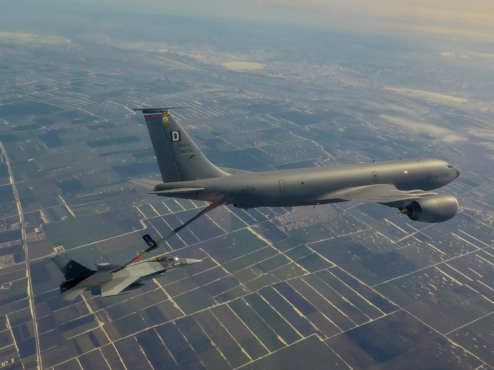 Avioanele F16 intră, de azi, în flota Poliției Aeriene Române. Premierul Viorica Dăncilă participă la eveniment