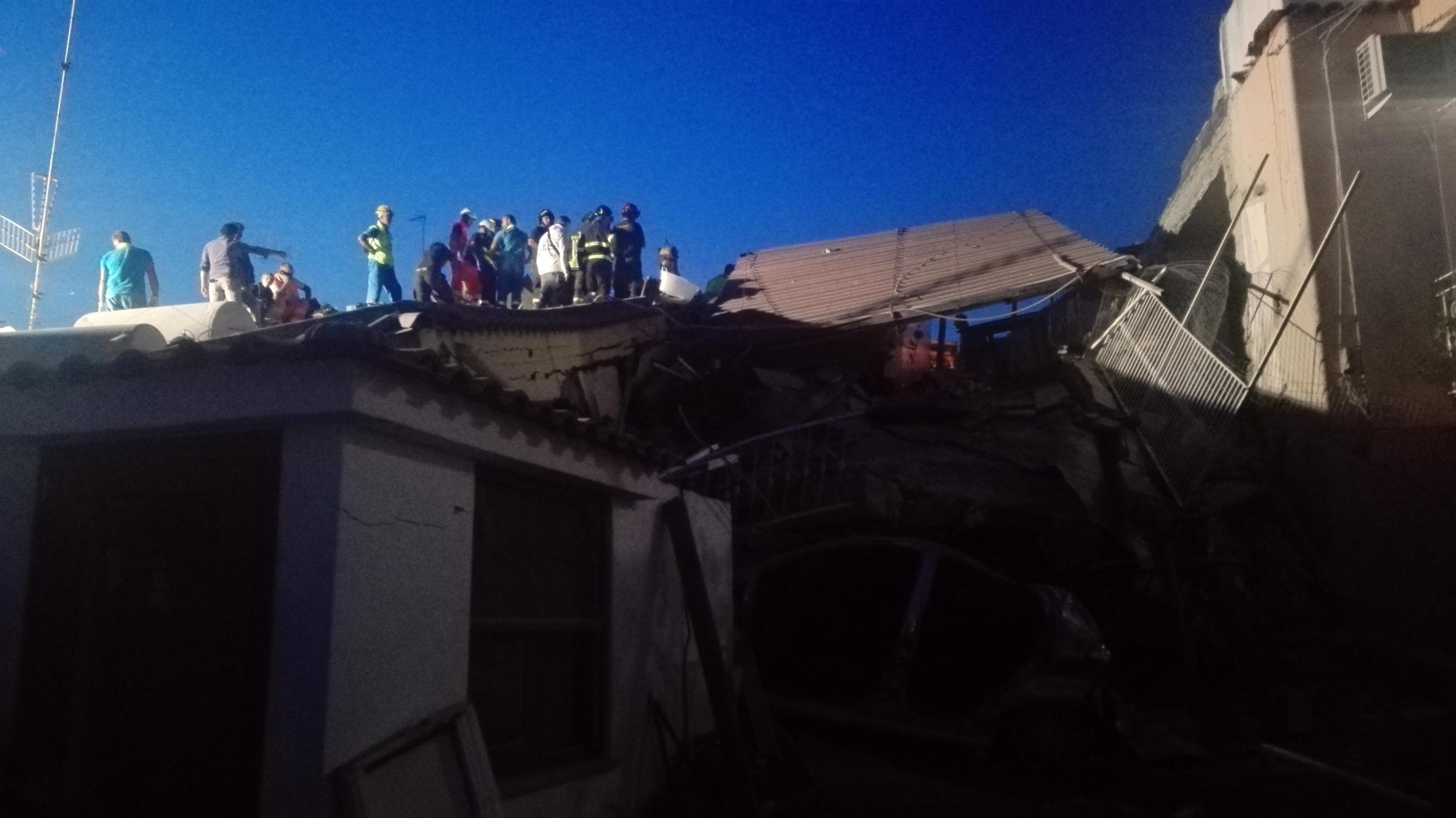 FOTO & VIDEO | Cutremur puternic în insula Ischia, soldat cu doi morți. Operațiunea de salvare a copiilor, încheiată după 16 ore