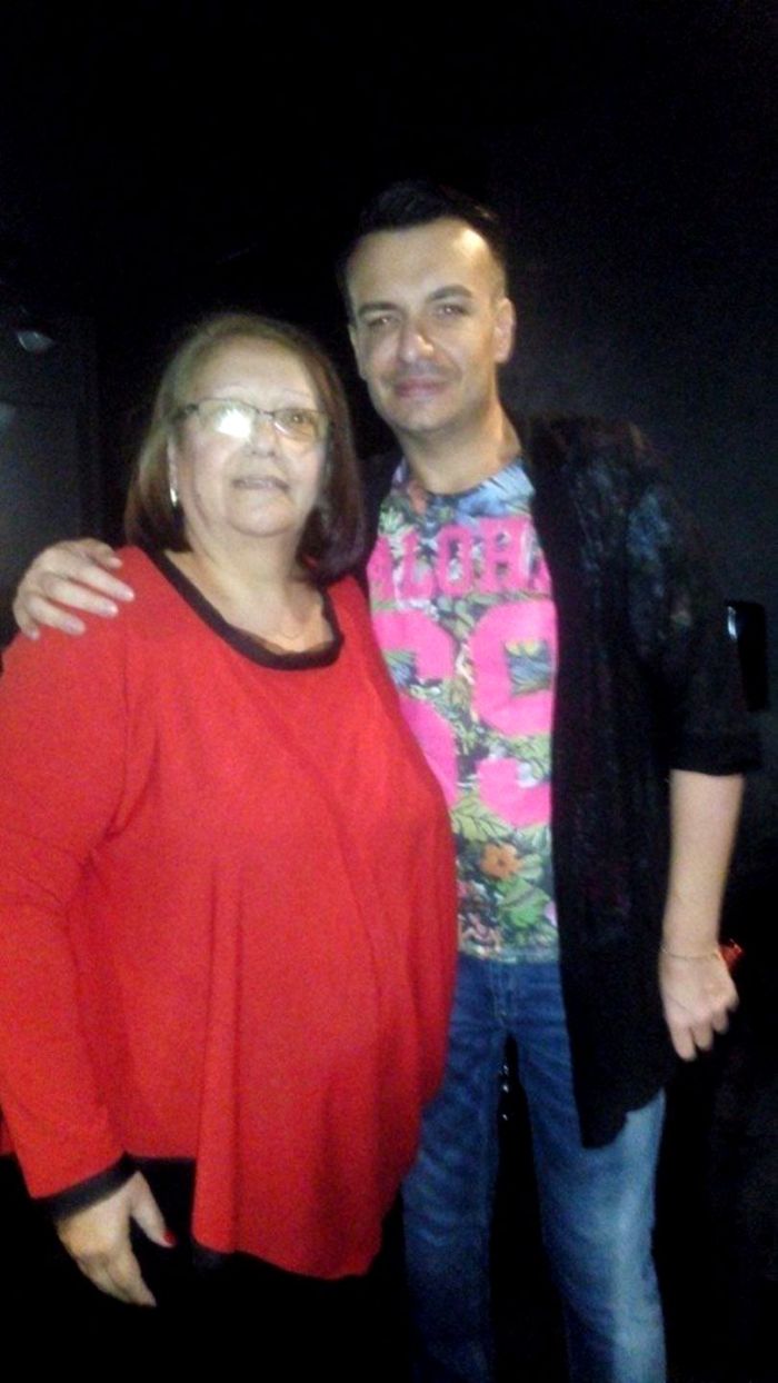 Prezentare de modă in memoriam Răzvan Ciobanu. Părinții regretatului designer au urmărit show-ul din public, cu lacrimi în ochi