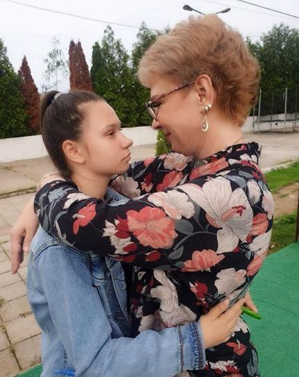Fiica lui Teo Trandafir a urcat pentru prima dată pe podium: „Îmi doresc să vă arăt un pic mai mult cine sunt”. Ce sfat a primit Maia de la mama sa