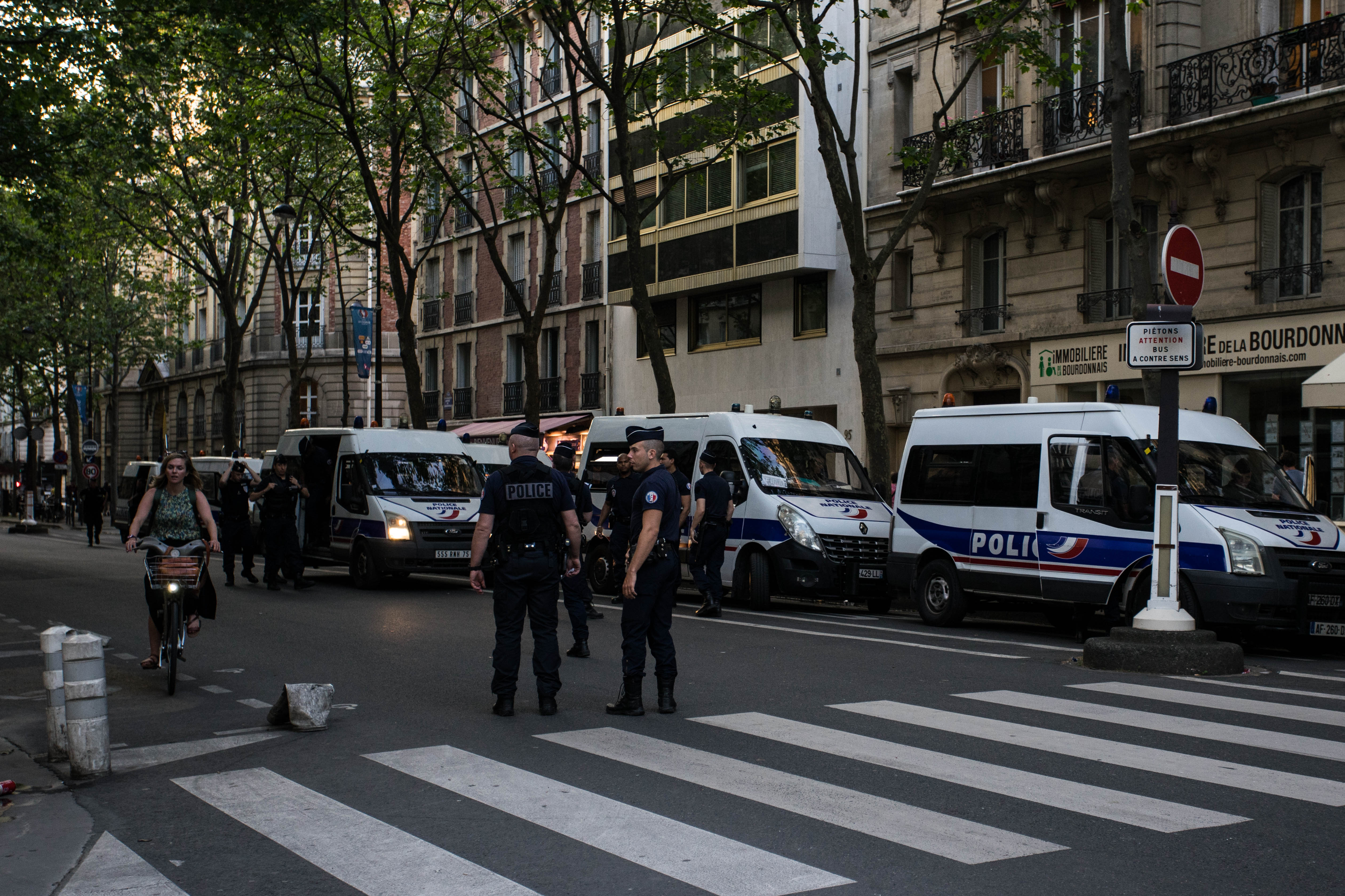 Euro 2016. ”Libertatea” a fost la fan-zonul uriaș din Paris, deschis cu un concert David Guetta, în prezența a zeci de mii de oameni. Securitate strictă / GALERIE FOTO și VIDEO