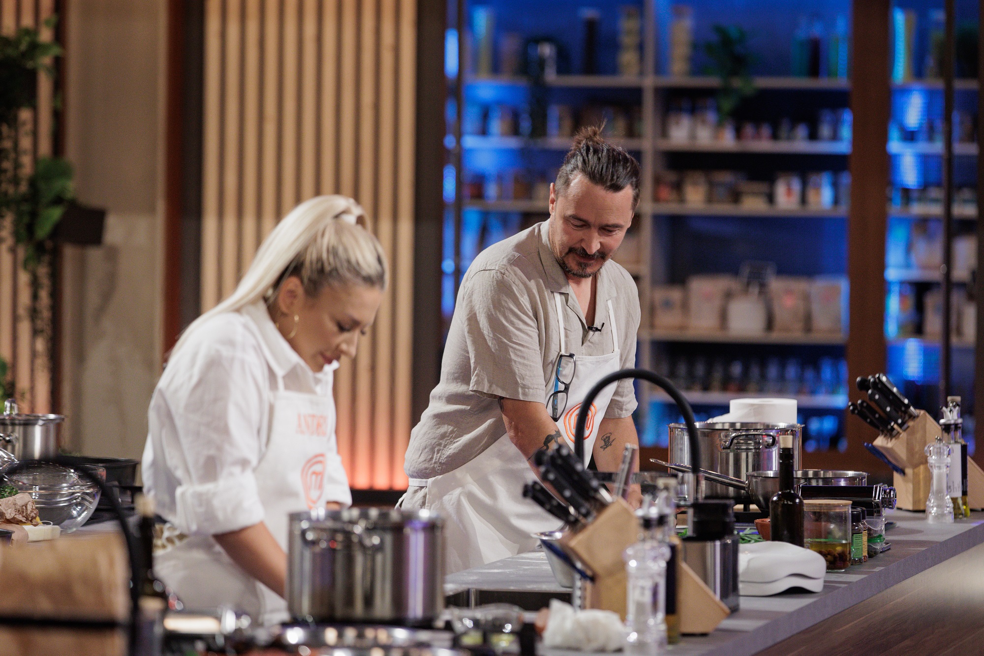 10 concurenți MasterChef sezonului 9 vor găti în această seară, alături de campioni din sezoanele anterioare. „M-am emoționat tare”