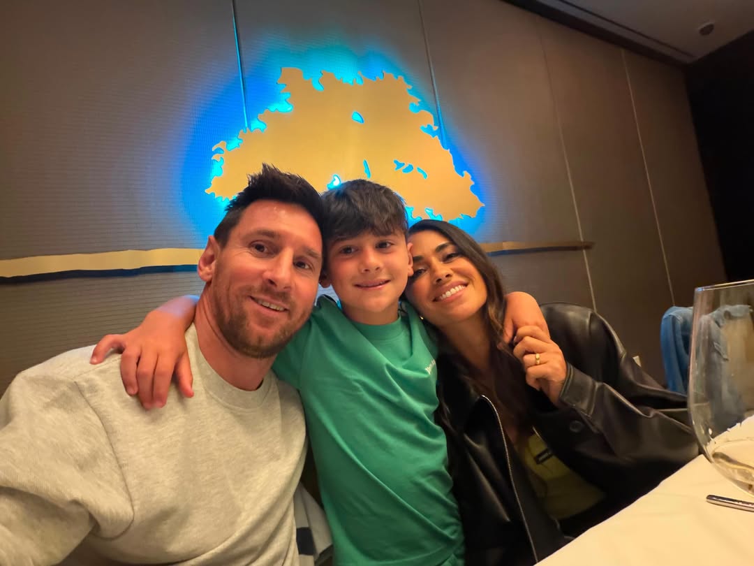 Imagini rare cu familia lui Messi. Soția și copiii îl susțin la fiecare meci: „Ce privilegiu este să te văd făcând istorie