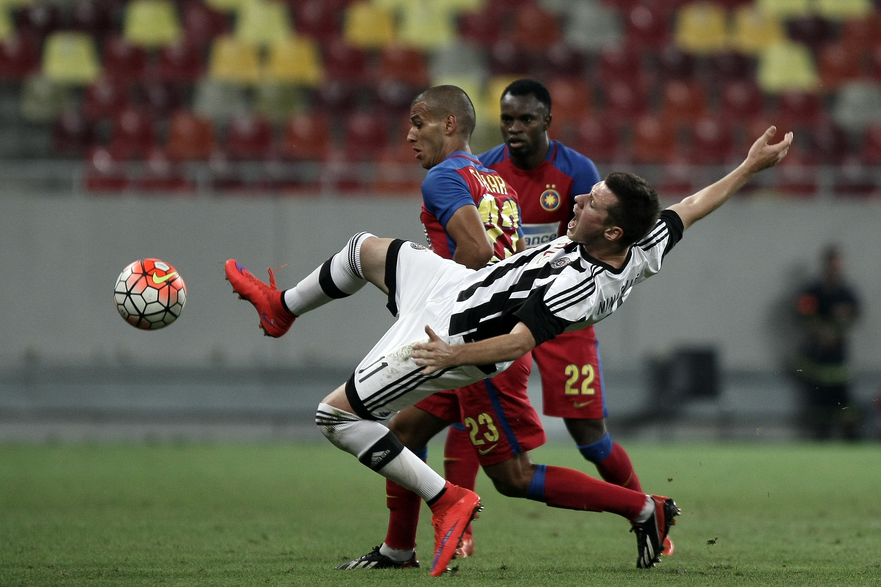 Steaua - Partizan 1-1 (Liga Campionilor, turul III preliminar, prima manșă). Gigi s-a rugat, Varela a egalat, iar calificarea în play-off se decide în infernul de la Belgrad / LIVE BLOG & VIDEO