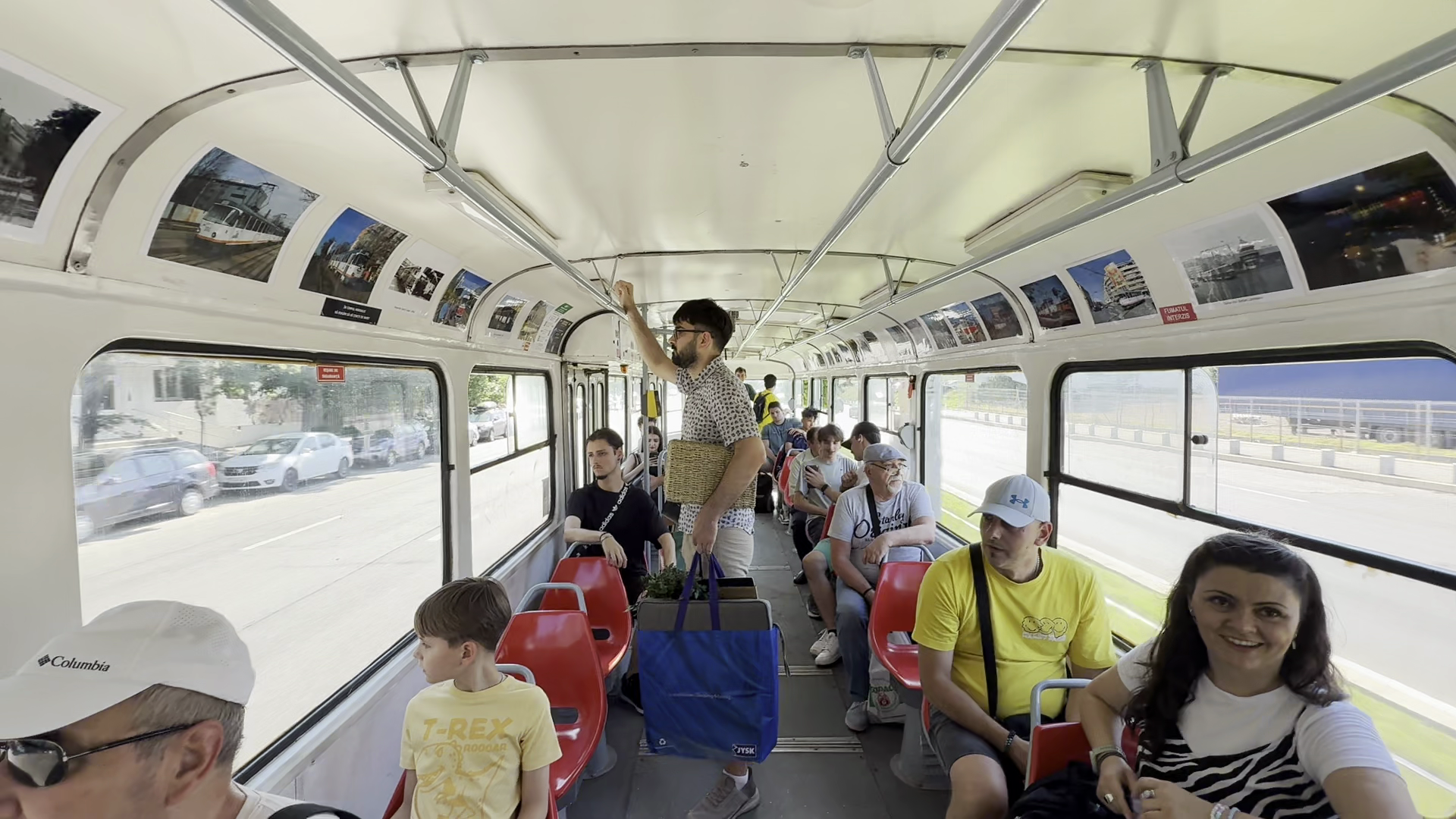 Am mers cu tramvaiul Tatra în drumul spre depou. După 53 de ani, garniturile își iau rămas-bun de la București