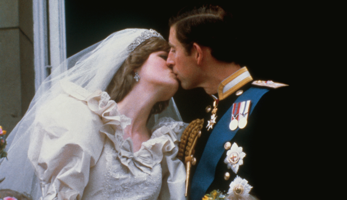 Károly király és Diana hercegné esküvője világraszóló volt, amihez egy impozáns menyasszonyi csokor is dukált