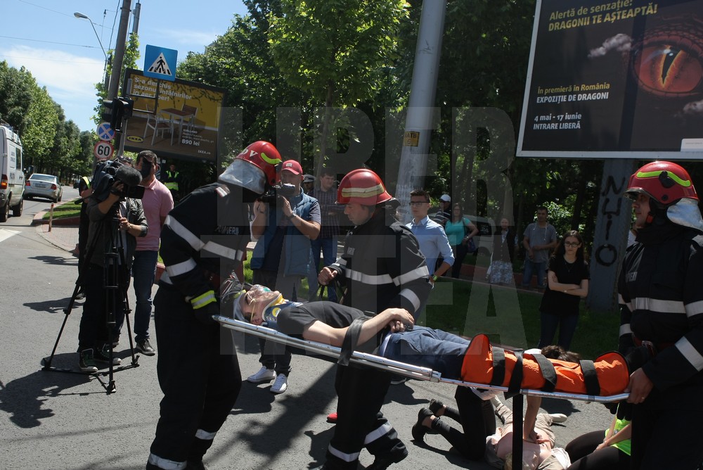 Cum intervin polițiștii în cazul unui accident rutier. Simularea, desfășurată într-o intersecție din București / VIDEO&FOTO