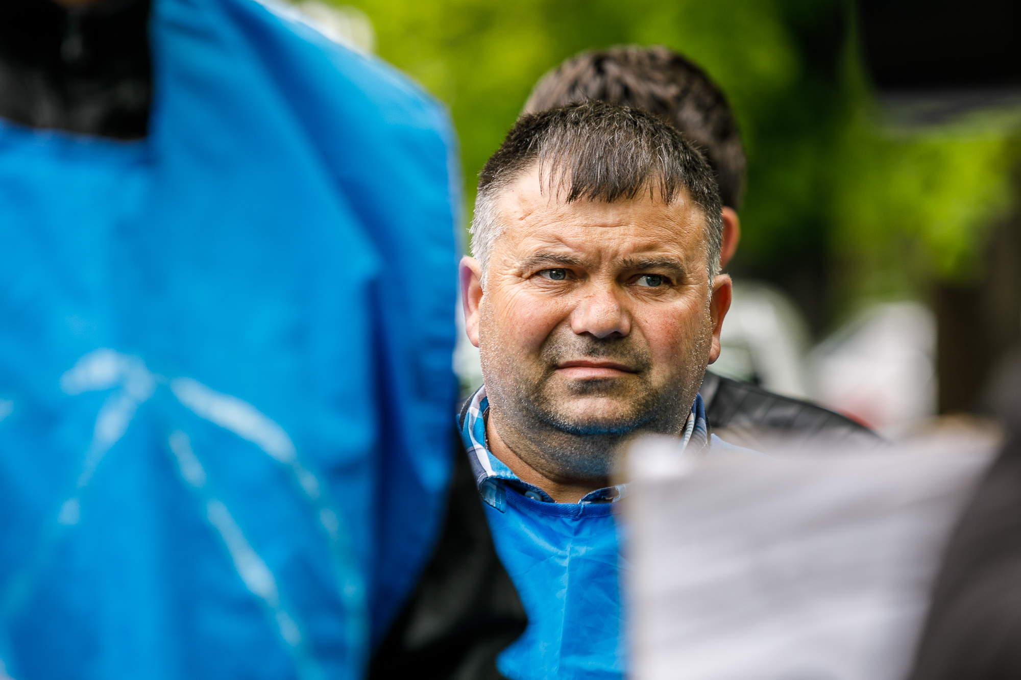FOTOREPORTAJ | Portret de țară. Oamenii care au bătut țara pentru 2 lei pe oră în plus la salariu, în 20 de imagini. „Vestele albastre” de la Satu Mare au venit la București!