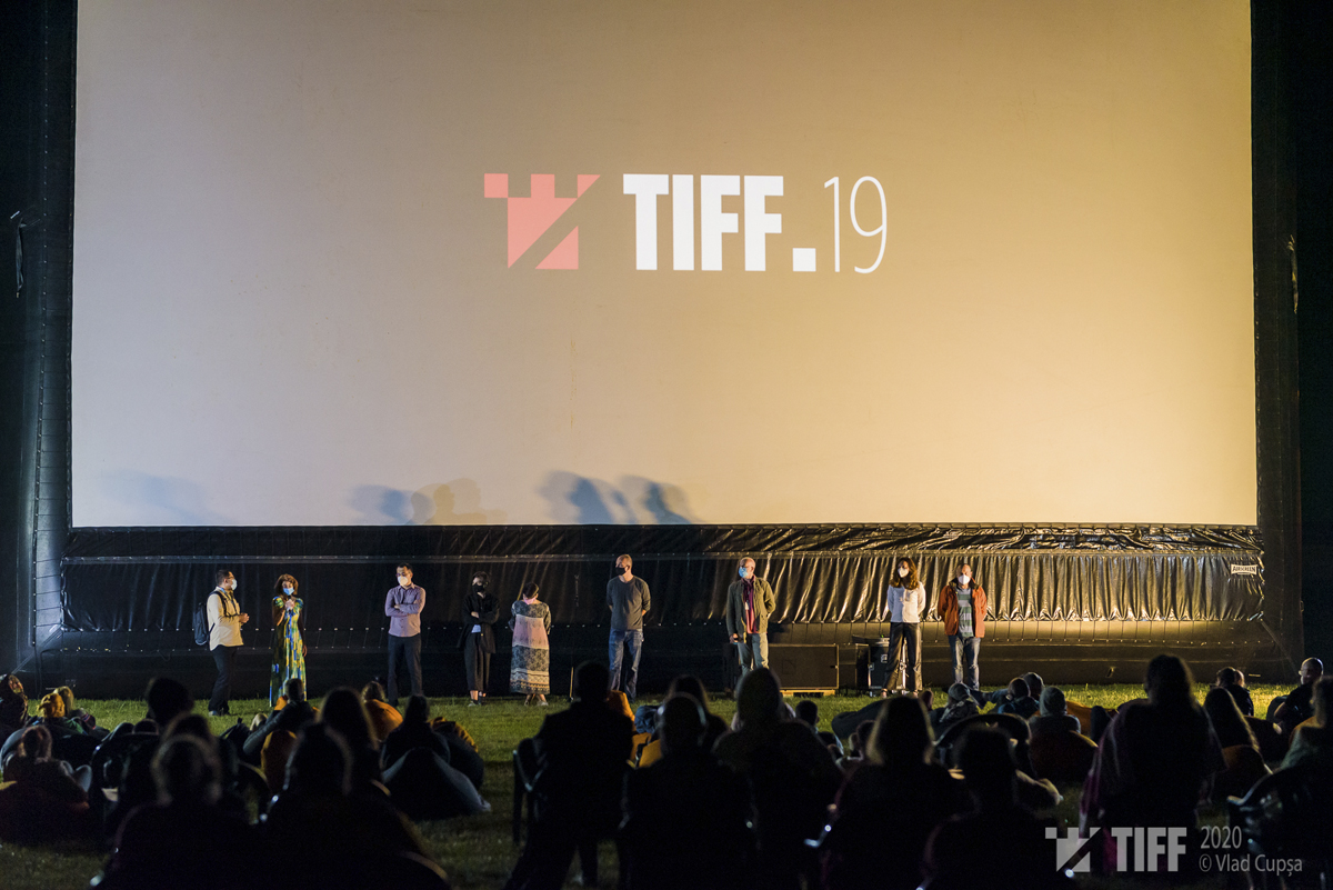 Replici la TIFF, între medicul Camelia Roiu și spectatori. ”Nu s-a schimbat nimic, dacă aș putea, mâine aș pleca!”. ”Și dacă plecați, pe noi cine ne mai salvează?”﻿