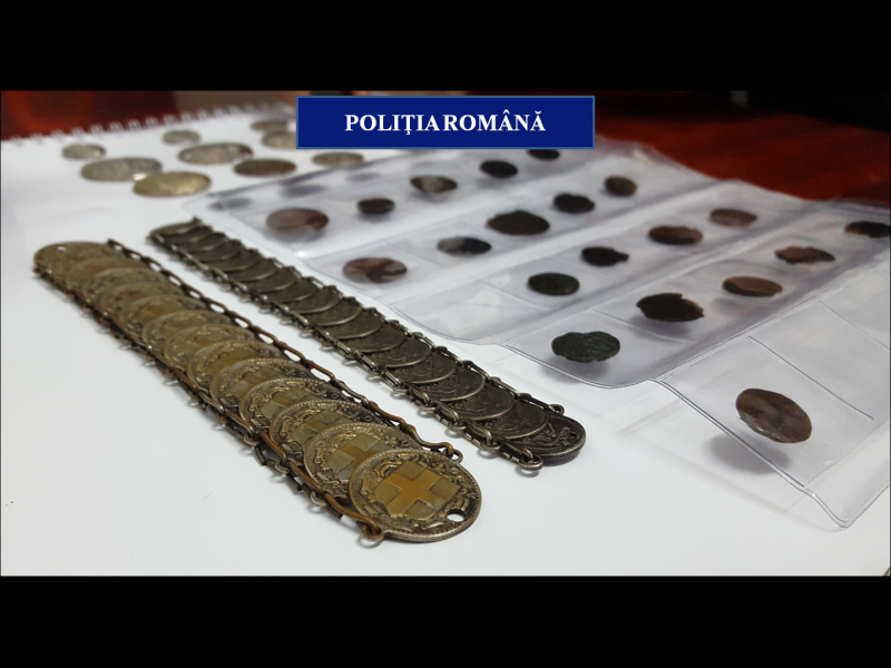 Un bărbat din Craiova a vrut să vândă monede antice pe Internet. E cercetat acum de Poliție