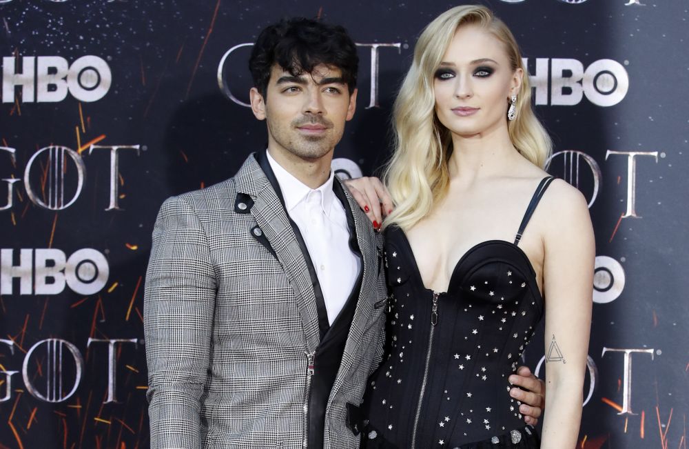 Sophie Turner îl dă în judecată pe Joe Jonas. Divorțul se complică, iar actrița vrea să își ia copiii în Anglia