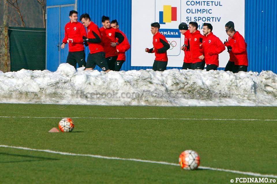 Dinamo s-a reunit la Izvorani! Antrenorul Mircea Rednic are la dispoziție cinci portari! Au absentat Gnohere și Essombe / GALERIE FOTO