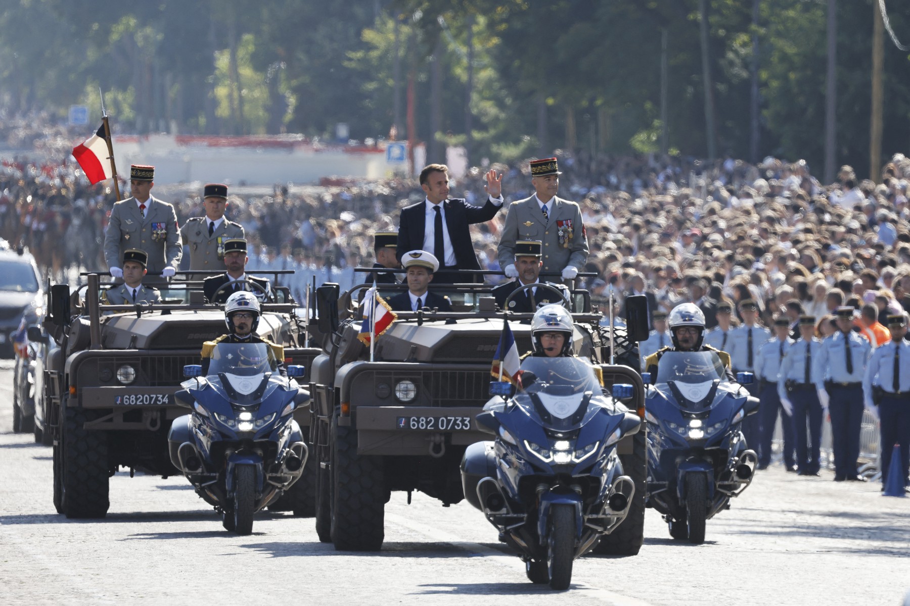 Franța celebrează ziua naţională. Parada militară, perturbată de organizarea Jocurilor Olimpice | VIDEO