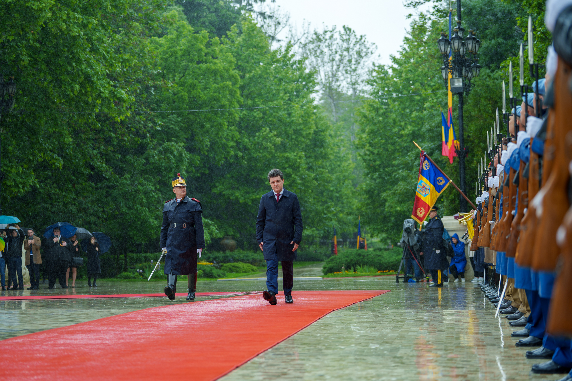 Nicușor Dan, atenționat de Alexandru Ciucu. Ce îi recomandă creatorul de modă președintelui: „Să nu lase impresia de indiferență”