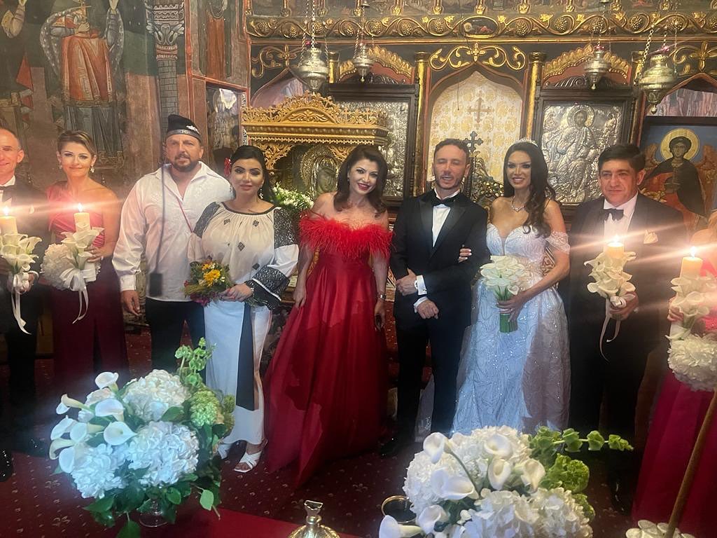 Cristina Spătar s-a căsătorit religios cu Vicențiu Mocanu. Cum a arătat cântăreața în rochia de mireasă de 10 kilograme