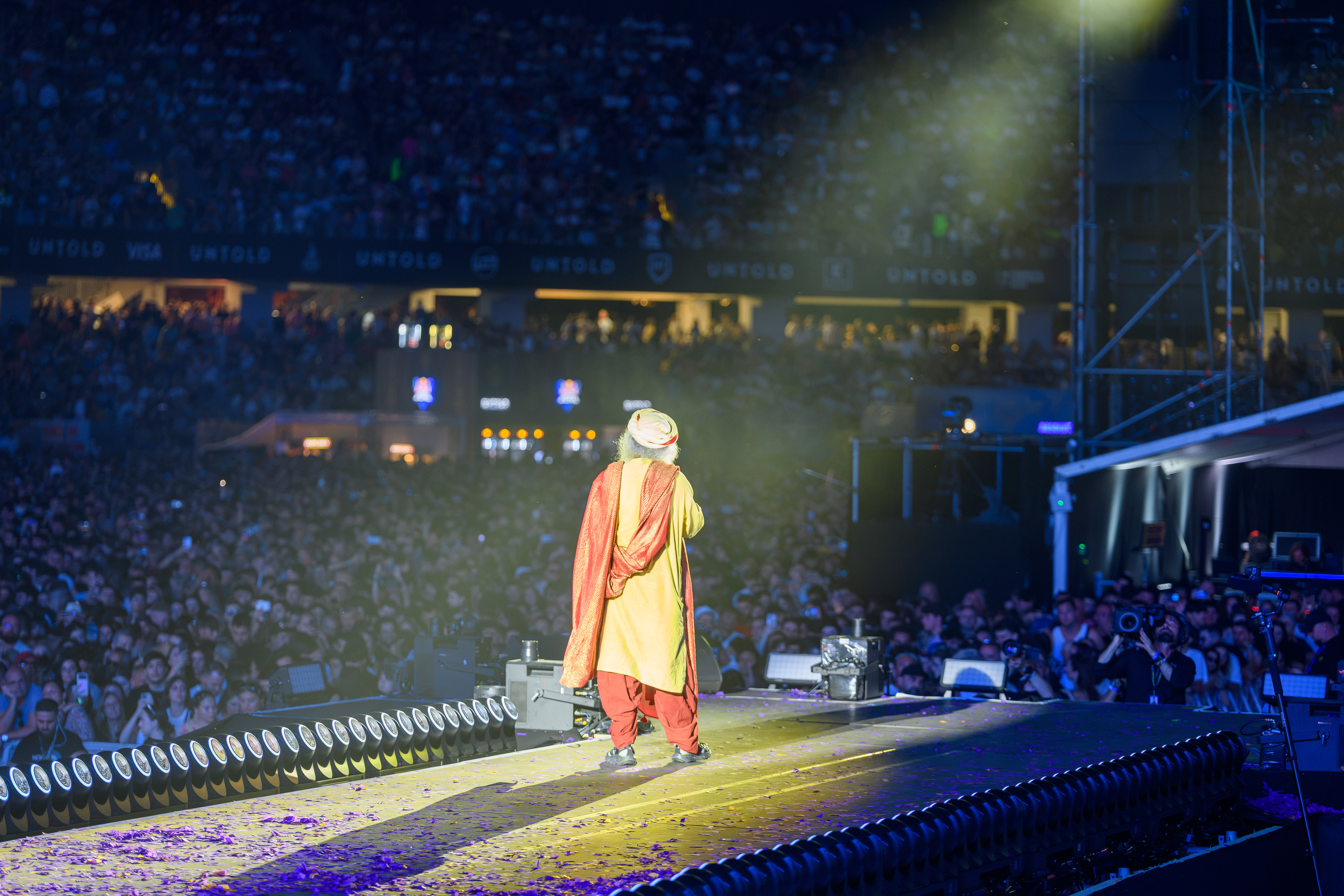 Sadhguru, în atenția presei internaționale, după apariția de la UNTOLD. The Independent: „A folosit festivalul”