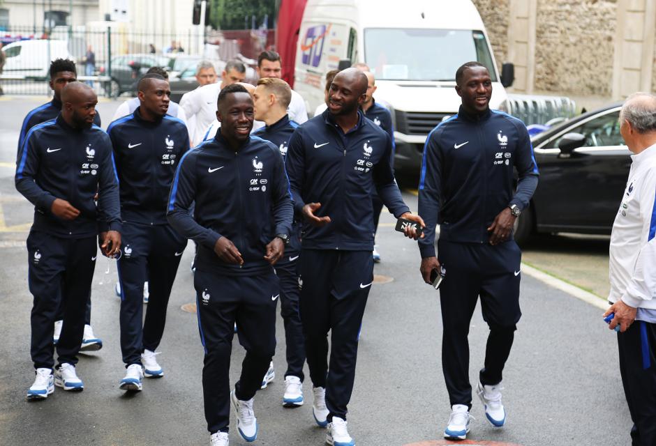 Euro 2016. Adversarele României au stări de spirit diferite după ultimele meciuri amicale. Elvețienii sunt în genunchi, albanezii prind curaj. Franța a mai pierdut un titular VIDEO