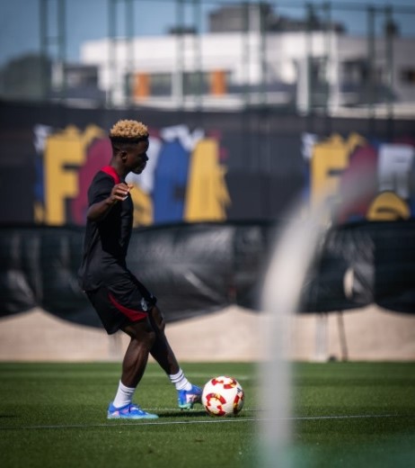 Aziz Issah and David Oduro train with Barcelona first team ahead of Catalan derby