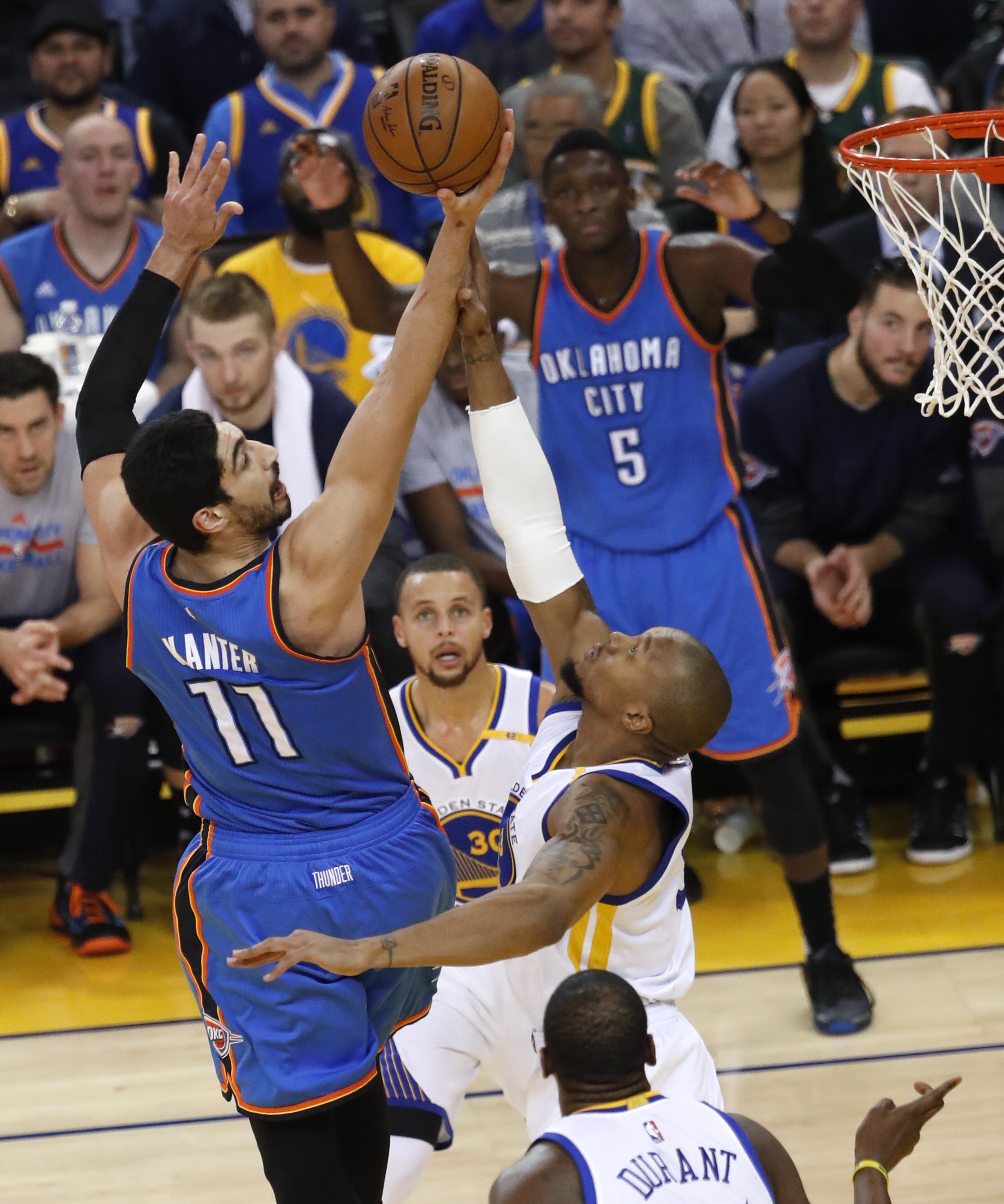 Turcul uriaș Enes Kanter din NBA vine la turneul de baschet Veranda 3x3