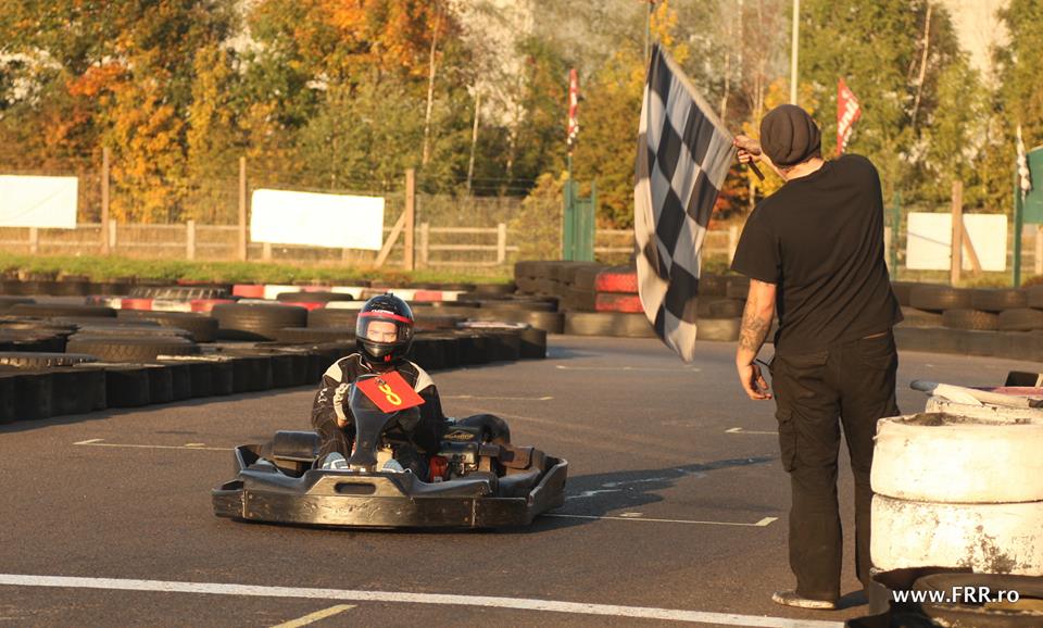 Stejarii s-au distrat la karting, în aşteptarea meciului cu naţionala Canadei, marți, ora 18:45 / GALERIE FOTO