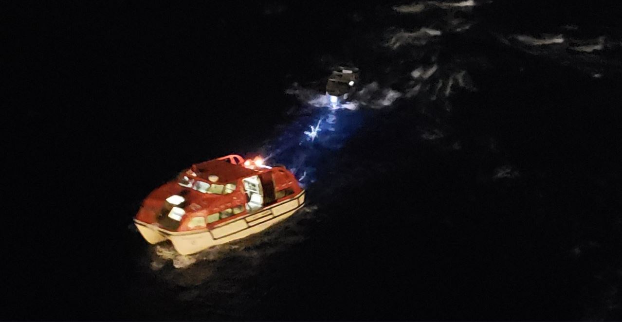 Miracol de Crăciun în Caraibe. Doi pescari au fost salvați printr-un noroc incredibil, după ce au plutit în derivă 20 de zile