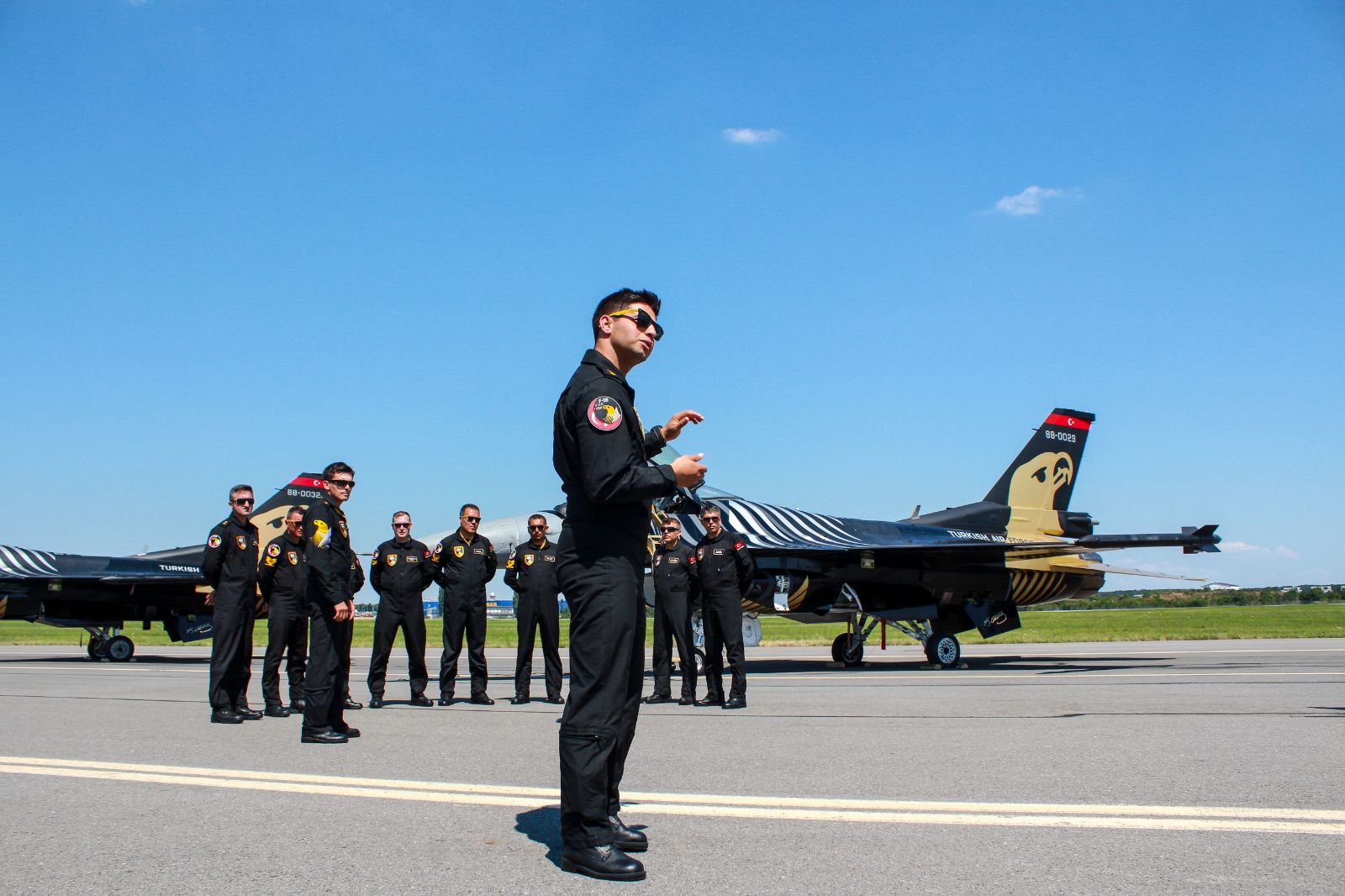 UPDATE | FOTO&VIDEO/ BIAS 2017, spectacol la înălțime! Peste 100 de avioane pe cerul Capitalei, la cel mai mare show aviatic din România. Final spectaculos!