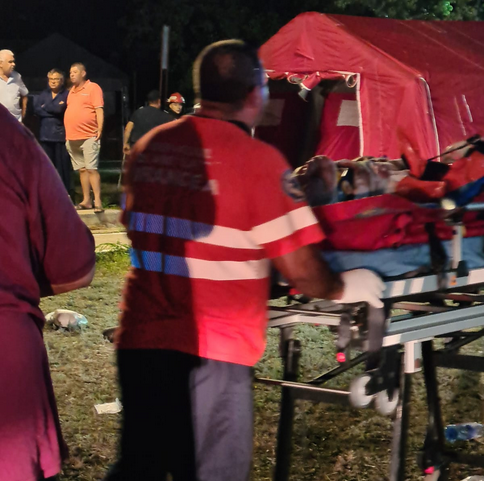 Un autocar cu ucraineni s-a răsturnat în Vrancea. 20 de oameni, printre care și copii, au ajuns la spital