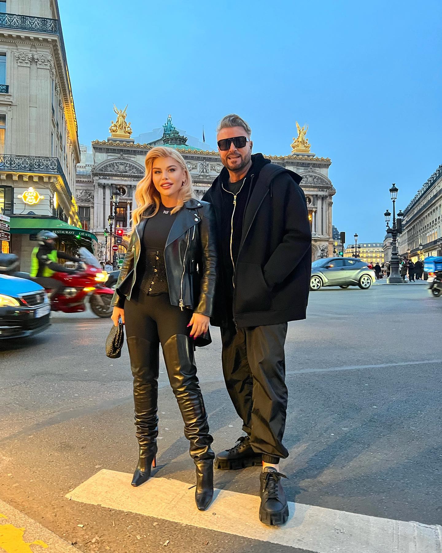 Loredana Groza și Cătălin Botezatu s-au sărutat în fața tuturor: „Plăcerea a fost de partea amândurora”