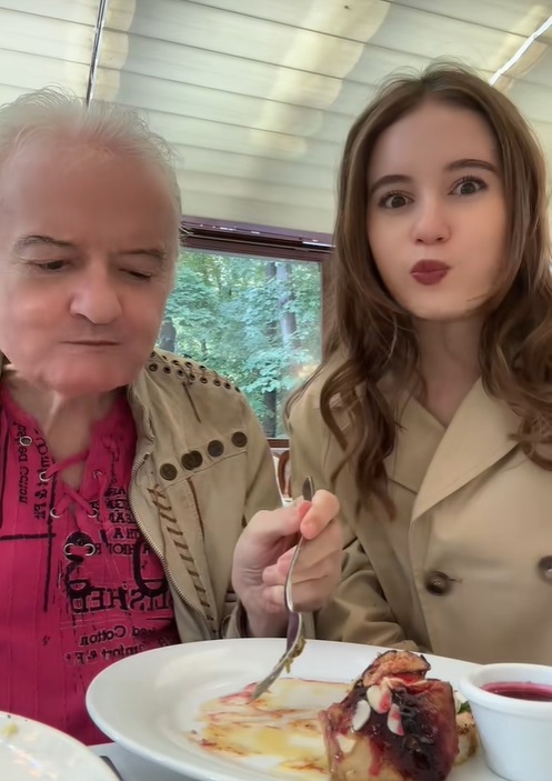 Irinel Columbeanu, la restaurant cu fiica Irina. Ea i-a tăiat friptura și l-a șters la gură, iar el a reacționat: „Viața e frumoasă”