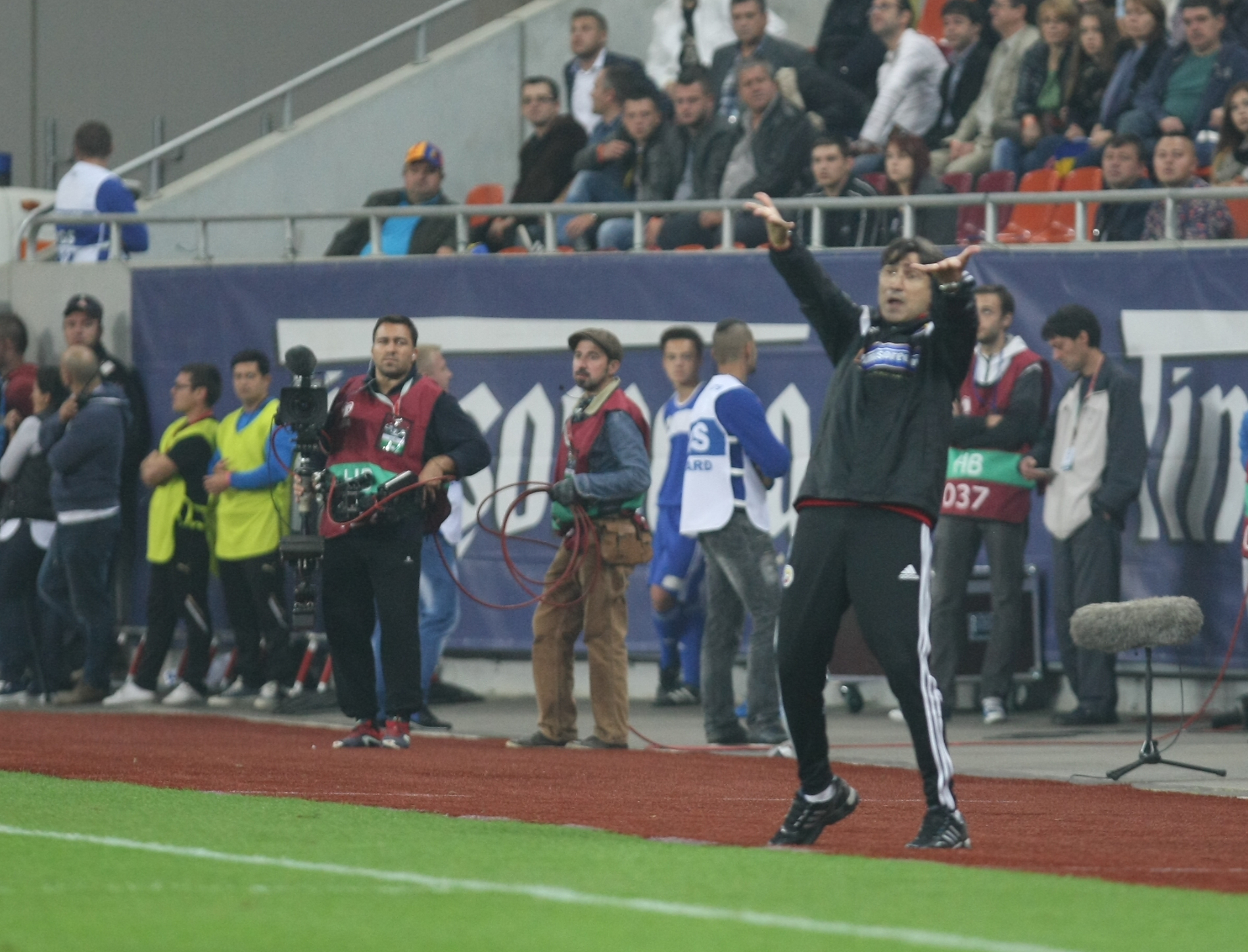 LIVE BLOG / FOTO&VIDEO. MECIUL ANULUI, ROMÂNIA - UNGARIA 1-1
