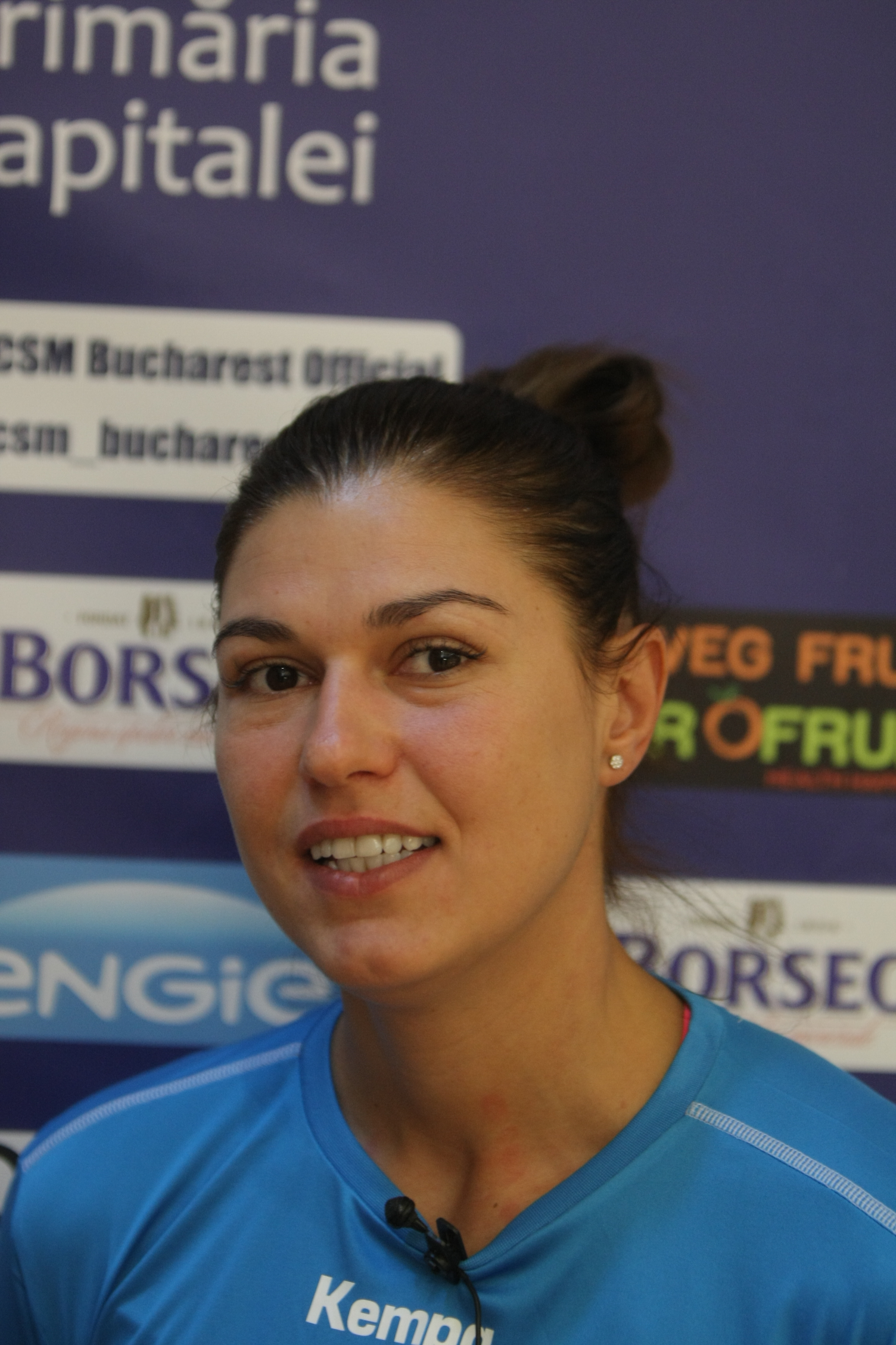 Oana Manea, pivotul echipei CSM București: ”Vreau copil”! Ce spune despre Vasile Șiman, cel care i-a batjocorit tatăl / GALERIE FOTO & VIDEO
