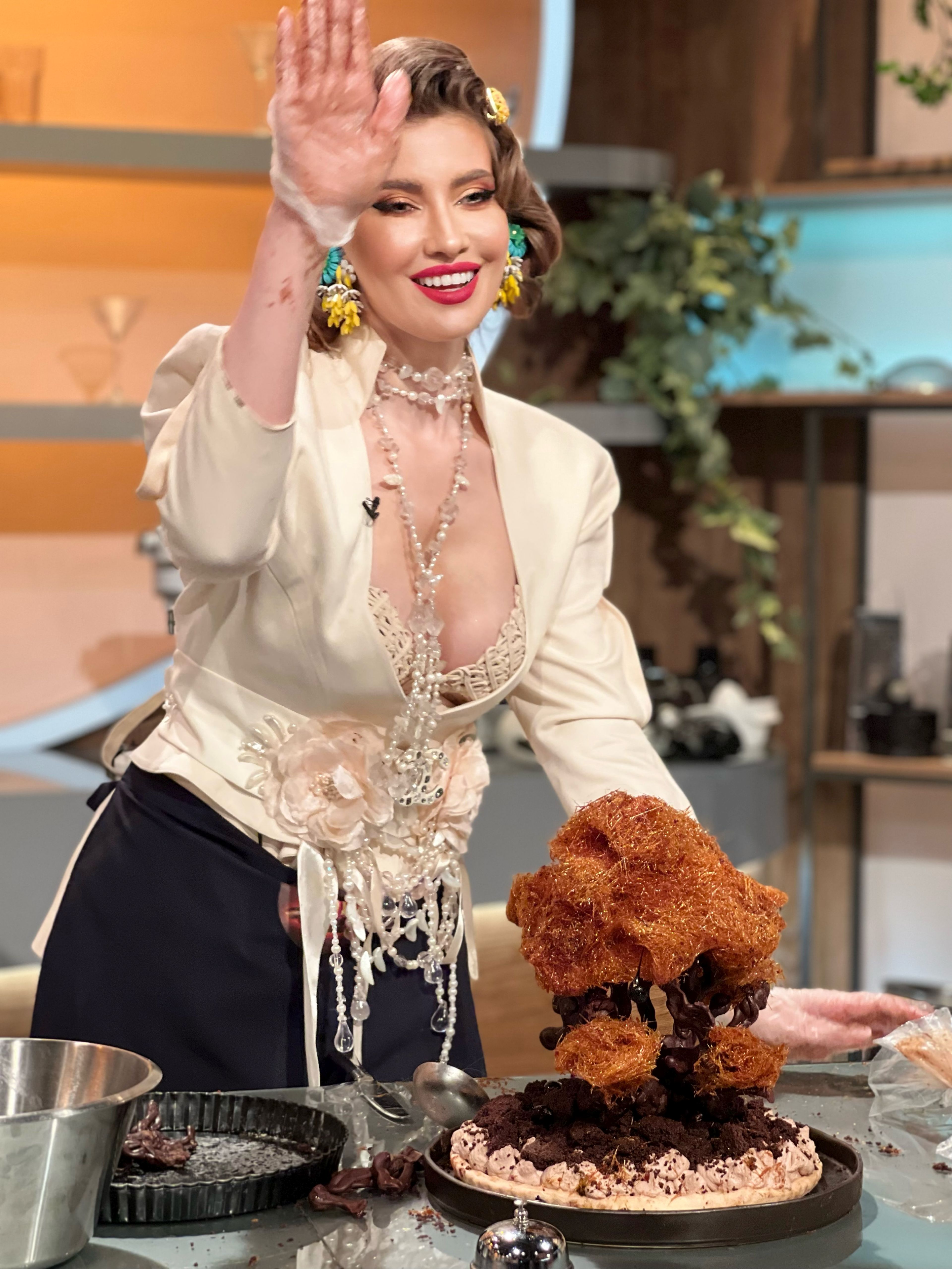 Doina Teodoru spune cum a fost cucerită de Cătălin Scărlătescu: „Am auzit că a fost un mare crai și asta m-a ținut un pic pe loc”