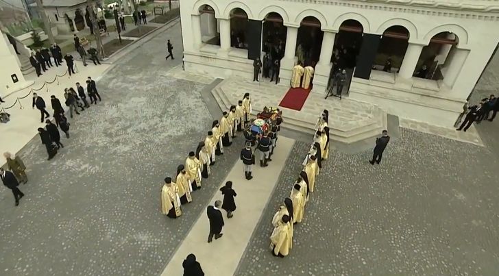 FOTO&VIDEO. România și-a luat rămas bun de la Regele Mihai. Ultimul drum pentru ultimul Rege al românilor