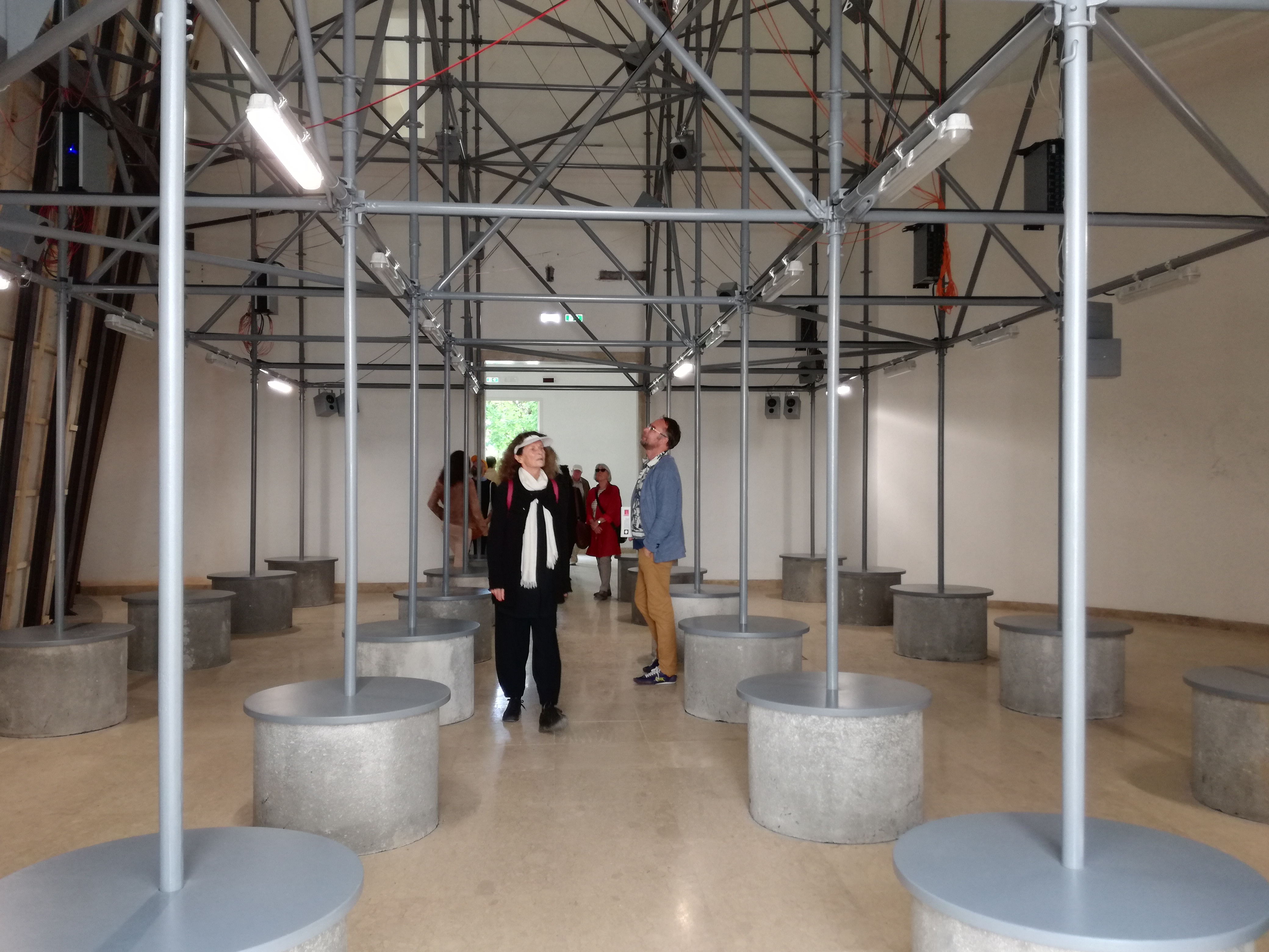 FOTO | Corespondență Libertatea de la Bienala de Artă de la Veneția 2019: de la epava unui vas pe care au murit 1.000 de imigranți până la performance-ul de pe o plajă artificială, cu care Lituania a câștigat Leul de Aur