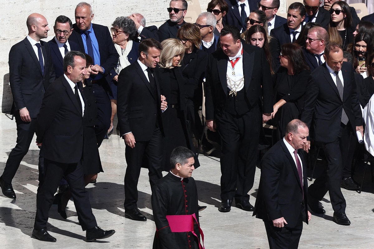 Melania Trump, sobră, dar elegantă la funeraliile Papei Francisc la Vatican. S-a întrecut în ținută cu regina Letizia a Spaniei și soția lui Volodimir Zelenski