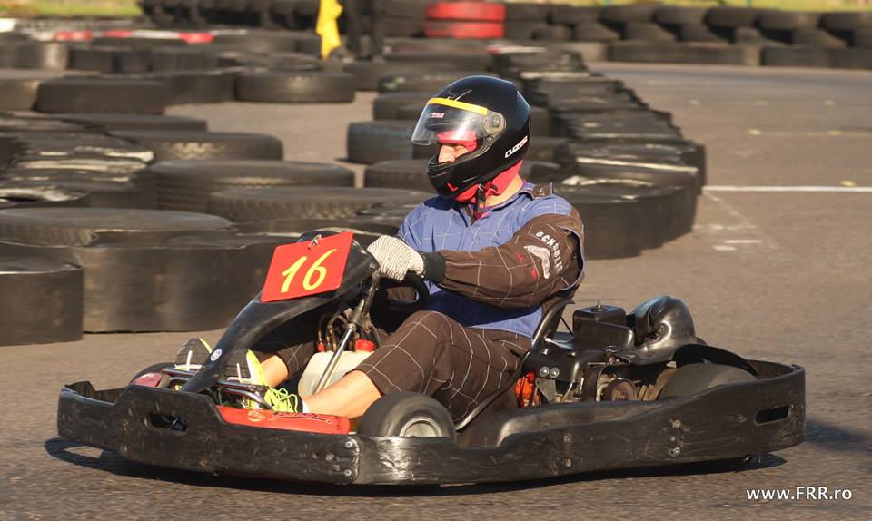 Stejarii s-au distrat la karting, în aşteptarea meciului cu naţionala Canadei, marți, ora 18:45 / GALERIE FOTO