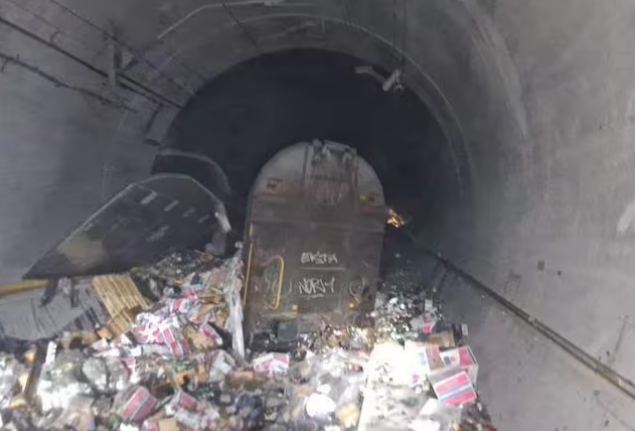 Un marfar a deraiat în tunelul Gotthard din Elveția. Traficul feroviar, restricționat până pe 16 august