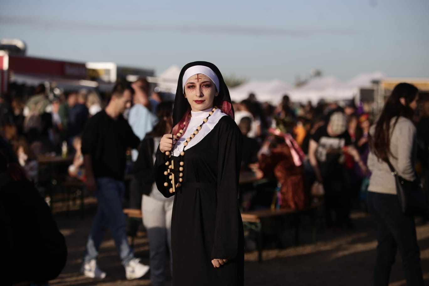 FOTOREPORTAJ. Lacul Morii s-a transformat pentru cel mai mare festival de Halloween din România cu 15,5 tone de dovleci și peste o mie de baloți de paie