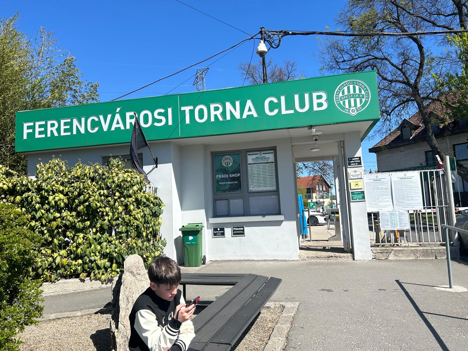 Flórián Albert junior, fiul singurului Balon de Aur din istoria fotbalului maghiar, antrenează fetele de la Ferencvaros: „Câți copii au fost mai buni decât tații lor? Nu exista planul B pentru mine, dar atunci m-am simțit fotbalist”