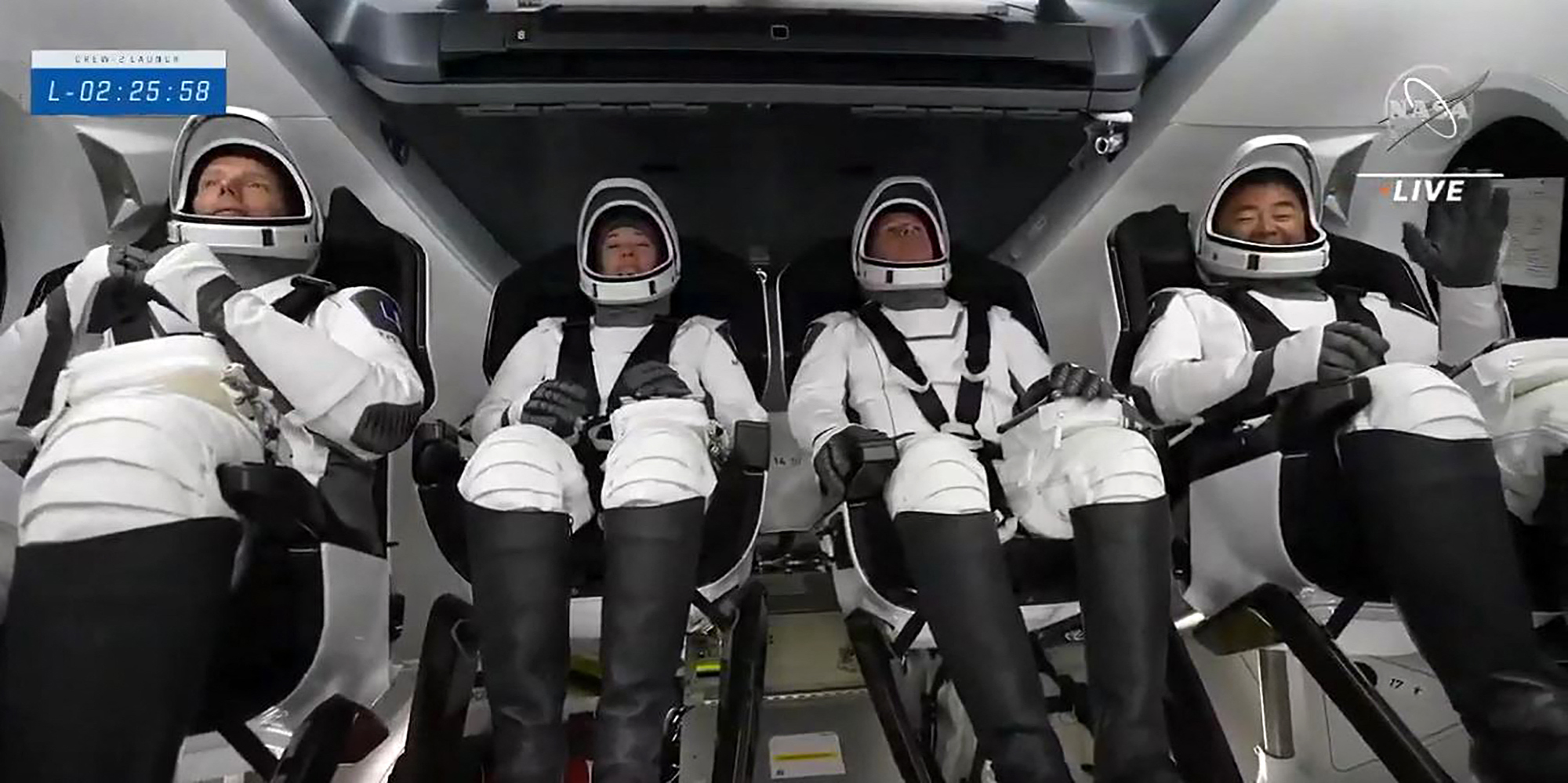 Capsula Crew Dragon Endeavour a companiei SpaceX a ajuns pe Stația Spațială Internațională