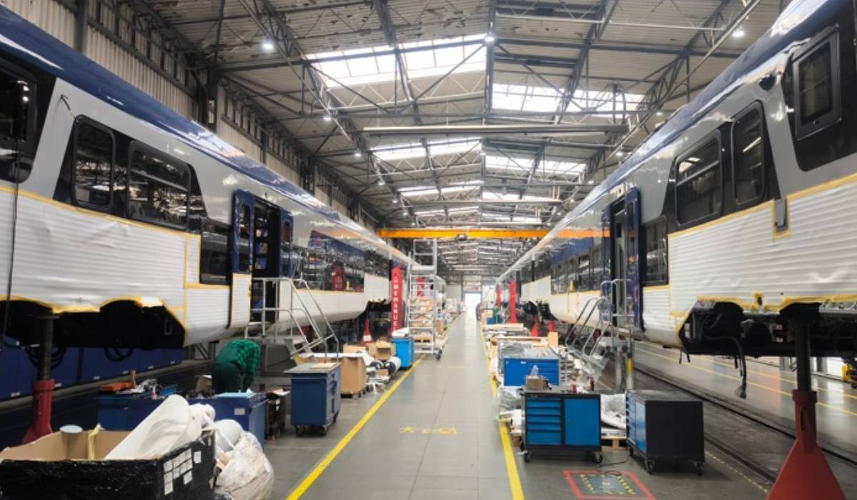 Cum arată primul tren electric regional produs în Polonia, care ajunge în România luna aceasta: investiție de peste 2,7 miliarde lei