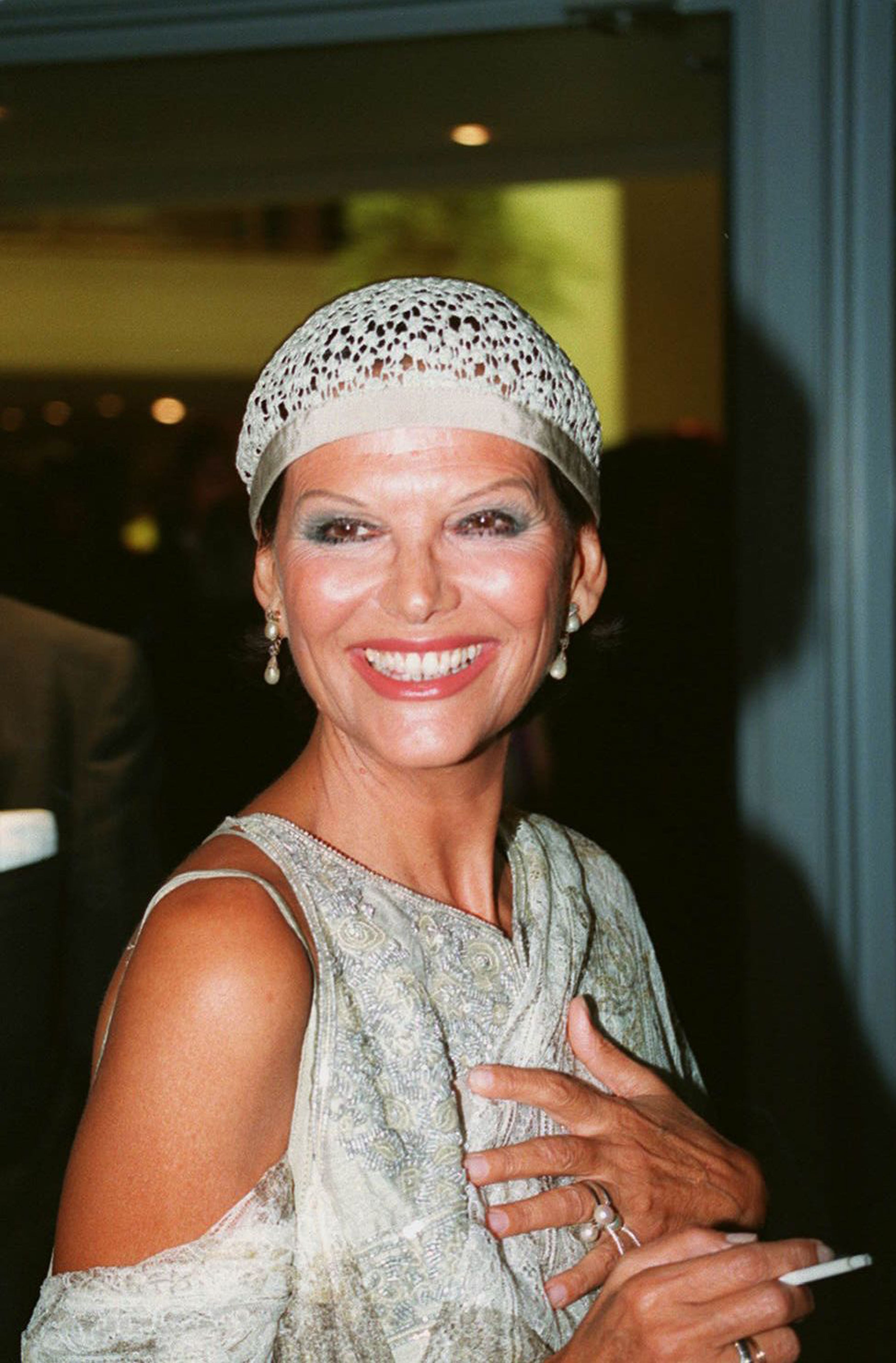 Florin Piersic și Claudia Cardinale, sărut memorabil în urmă cu 16 ani. Actorul nu și-a putut stăpâni emoțiile pe scenă: „Recunosc, mi-a scăpat”
