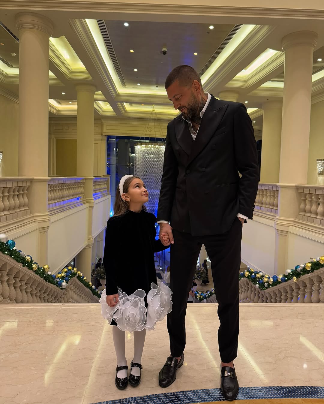 Cum a apărut Adelina Pestrițu îmbrăcată de Anul Nou. Imagini cu rochia spectaculoasă, special creată pentru ea