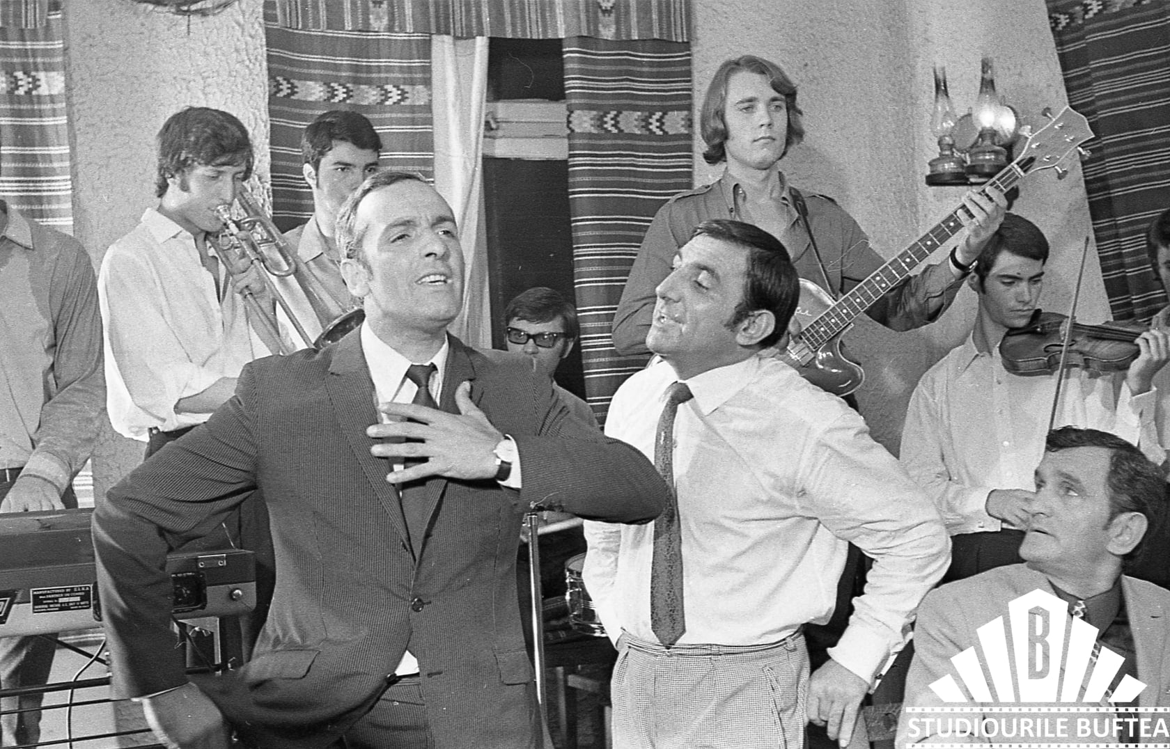 Filmele românești care au făcut istorie în cinematografe! Cozi imense, bilete pe sub mână la bișnițari, plus povești savuroase: „Erau cozi ca la balamuc”